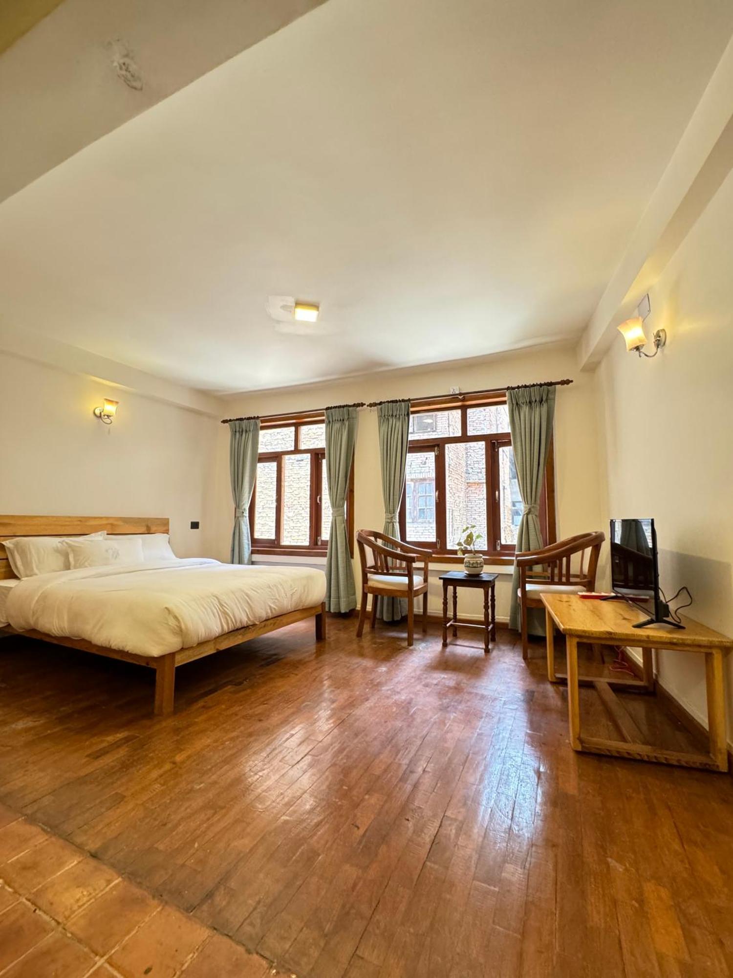 Karuna Hotel Patan Kathmandu Luaran gambar