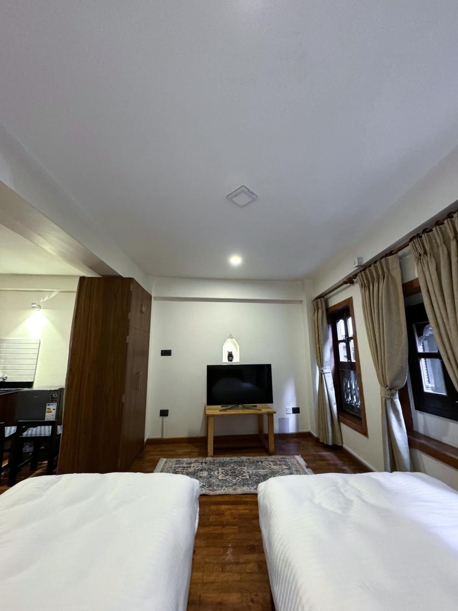 Karuna Hotel Patan Kathmandu Luaran gambar